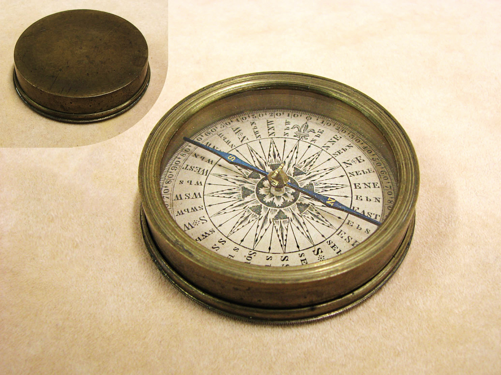 19th century Georgian brass cased explorers compass with lid